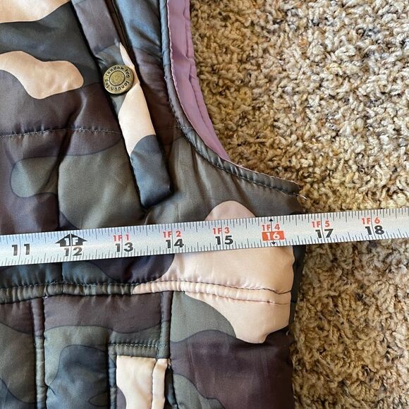 London Fog Girls Large Camo Puffer Vest - Picture 6 of 6